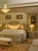 Luxusbett "Atenea" mit Umhang in Gold
